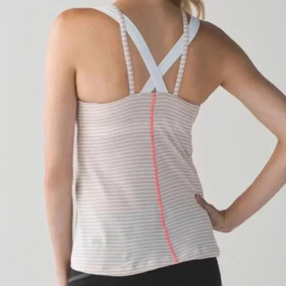 Lululemon run for gold tank - Picture 1 of 8